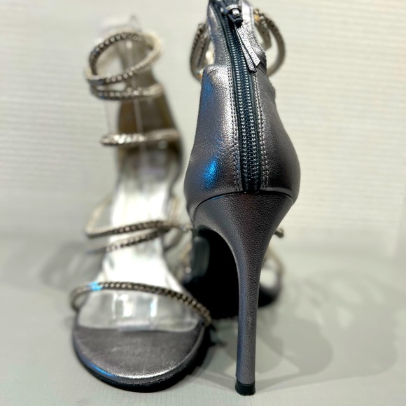 Stuart Weitzman Stilettos Gladiators Silver Chains Shoes 6 1/2 M Made in Spain - Picture 11 of 16
